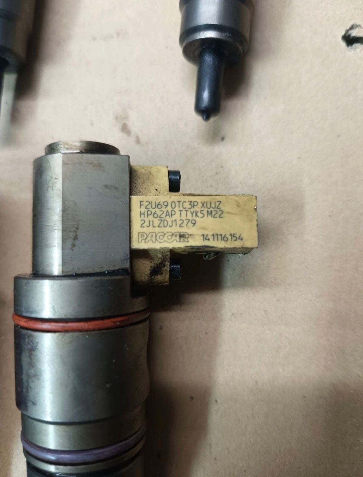 Diesel inyector 1952045 DAF XF106 Paccar MX10 MX13 Kenworth